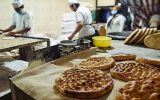 ابتکاری از فرماندار سلماس/ نانوایان در جلسه از نان خود خوردند