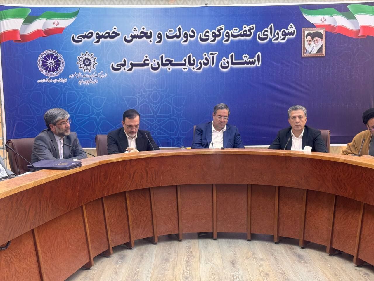 استاندار: تقویت صادرات مبنای فعالیتهای اقتصادی در آذربایجان غربی است