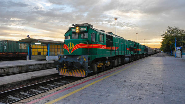 صرفه‌جویی اقتصادی از طریق انتقال بار به شبکه ریلی آذربایجان غربی