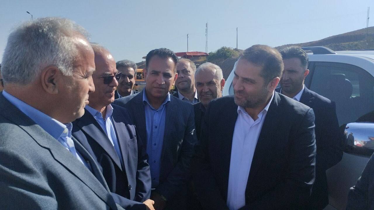 پروژه احداث ۵ زمین چمن مصنوعی در خوی کلنگ زنی شد