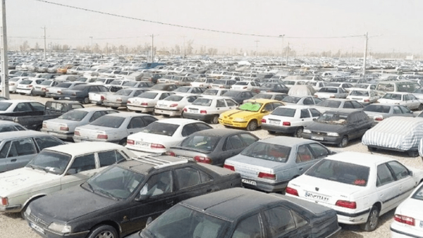 تعیین تکلیف ۲۵۰۰ خودرو رسوبی در پارکینگ‌های آذربایجان غربی