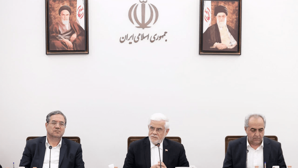 عارف: اجماع نخبگان و مشارکت مردم در نجات دریاچه ارومیه ضرورت دارد