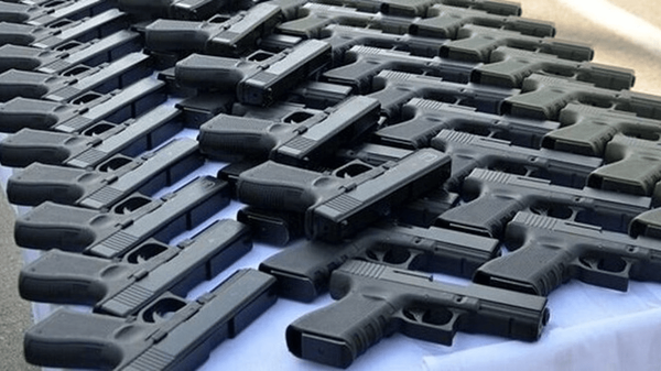 دستگیری قاچاقچی با ۹۹ قبضه کلت کمری در پیرانشهر