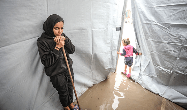 آنروا:اسرائیل مانع از ارسال چادر و سرپناه به مردم غزه می‌شود