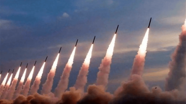 نیویورک‌تایمز: ایران در جنگ بعدی ۲۰۰۰ موشک را همزمان شلیک می‌کند