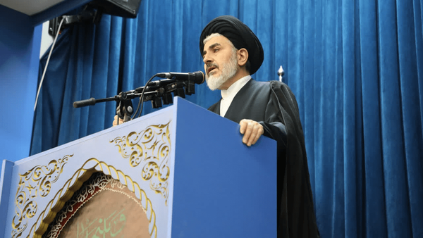 عقب‌نشینی در برابر سلطه‌گران موجب جسارت بیشتر دشمن می‌شود