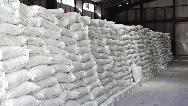 کشف بیش از ۵ تن آرد خارج از شبکه توزیع در بوکان